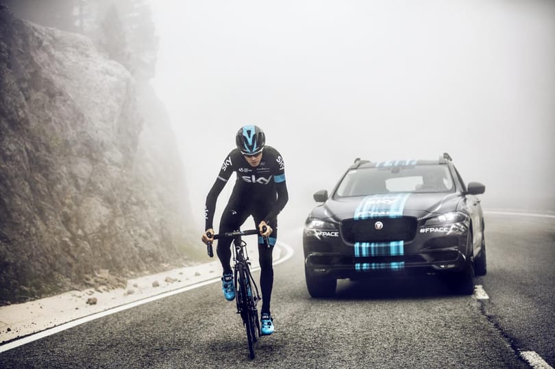 A Tour de France-on debütál a Jaguar luxusterepjárója