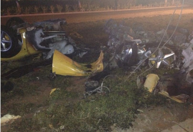 Horror: testvére szeme láttára halt meg a lángoló Ferrariban – fotó