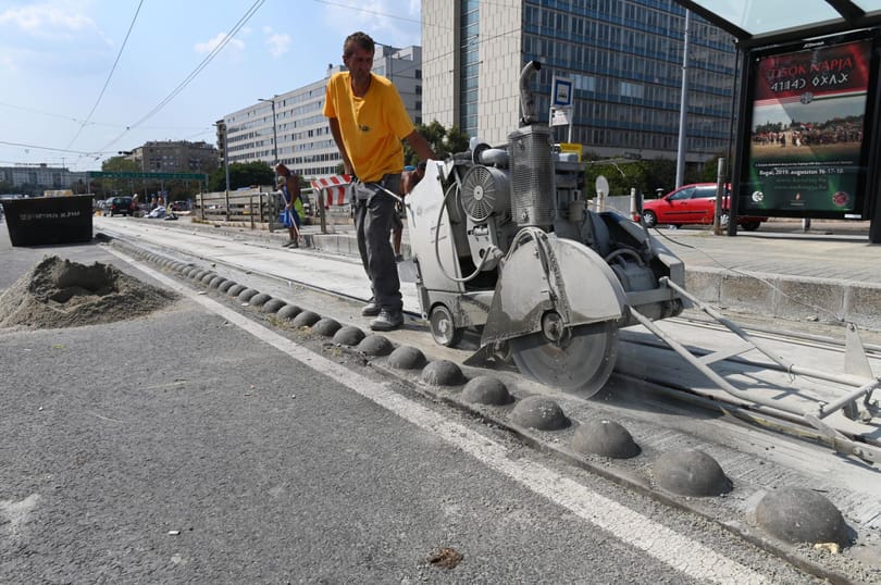 Mostantól tömegközlekedéssel és autóval is nehezebb lesz közlekedni Budapesten