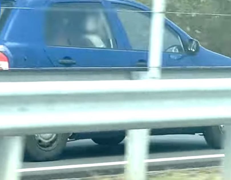 Forgalommal szemben száguldott egy Skoda az M30-ason – videó