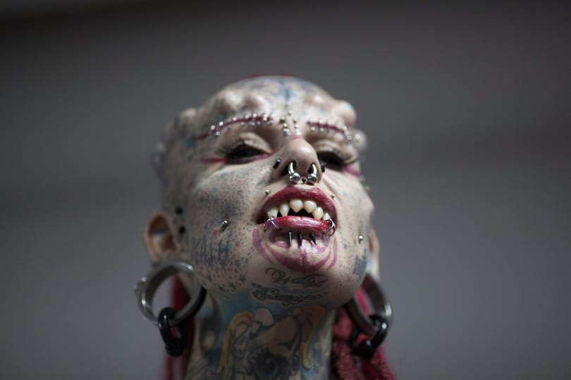 Horrorfilmbe illő lényekké tetováltatták magukat – fotók
