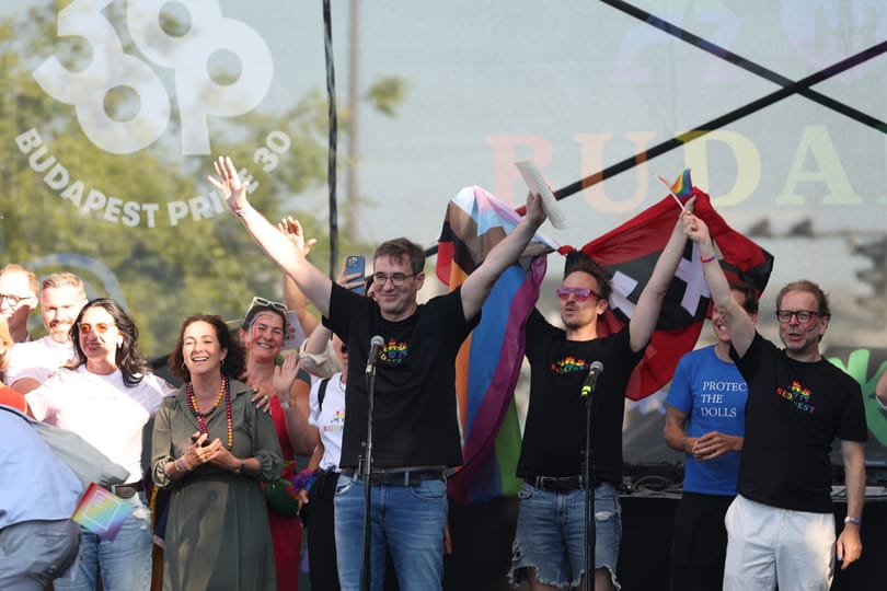 „Jó estét Pride, jó estét szerelem” – mondta Karácsony, aki szerint a százezres tömeg fityiszt mutatott az őt betiltani akaró hatalomnak