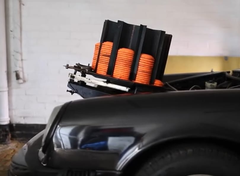 Porschéból agyaggalambra vadászni is elég ésszerű hobbi – videó