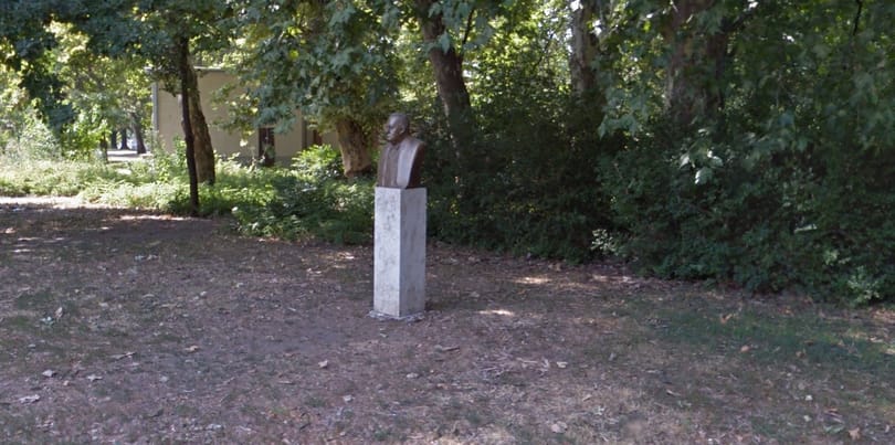 Megrongálták Churchill budapesti szobrát