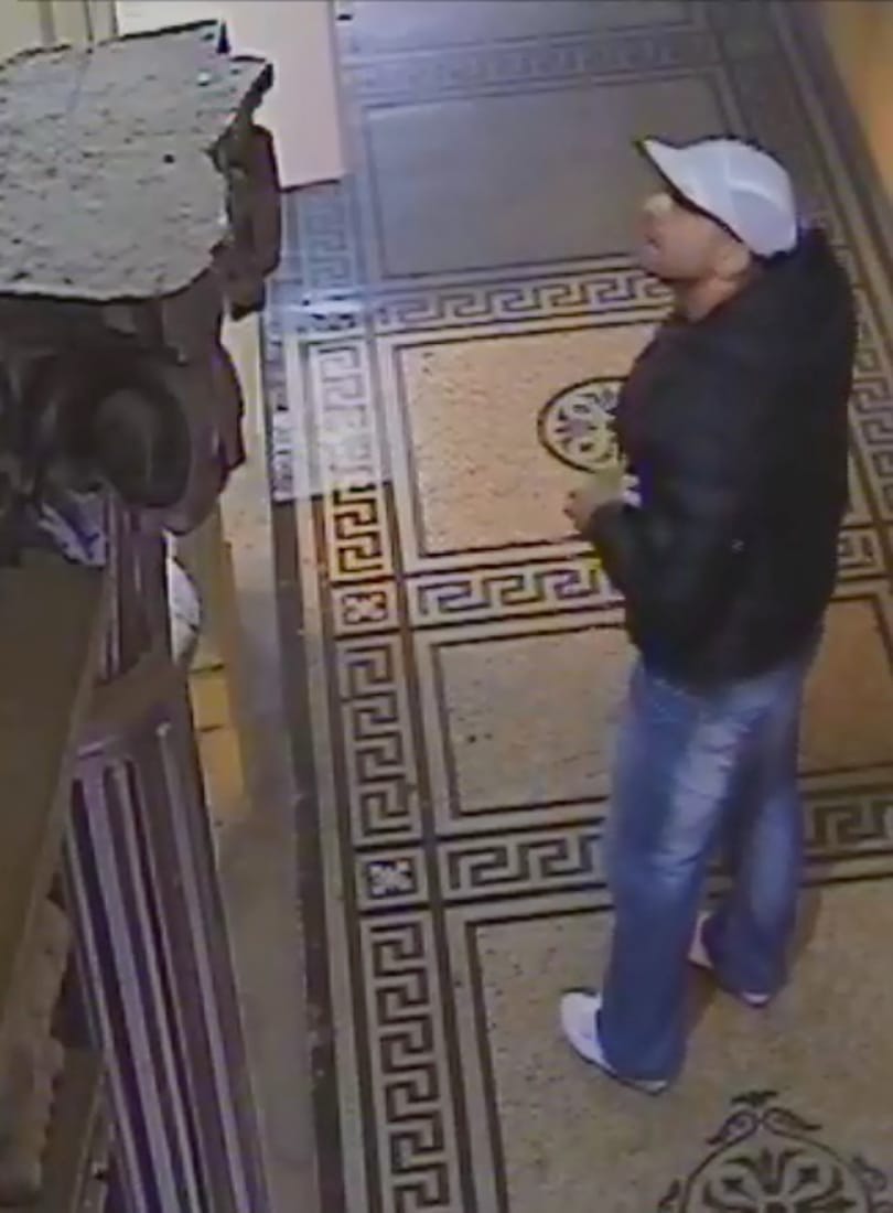 Ezt a terézvárosi besurranót keresi a rendőrség