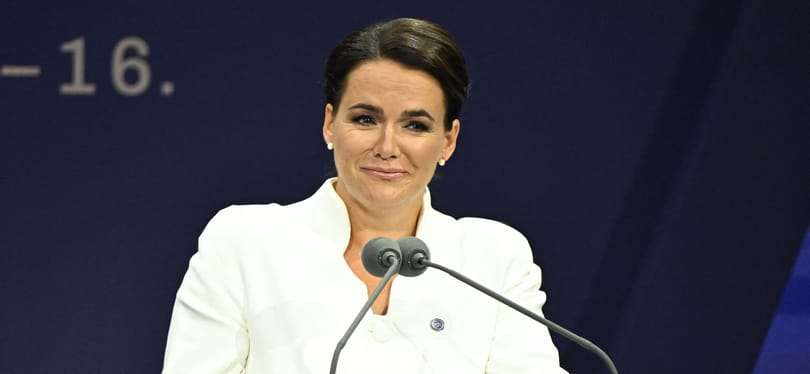 Novák Katalin egyelőre még nem igényelte a törvény szerint neki járó lakást, titkárságot és autót