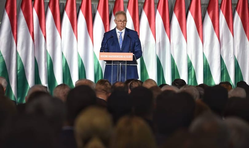 Felveszi EP-képviselői mandátumát Trócsányi László