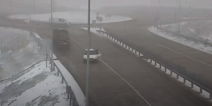 Képtelen mit kezdeni sok autós az új többsávos körforgalommal Békéscsabán – videó