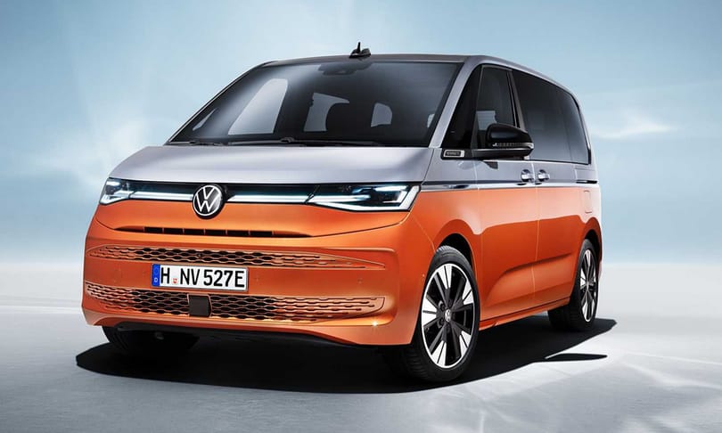 Itt a teljesen új, hibridként is támadó VW Multivan T7