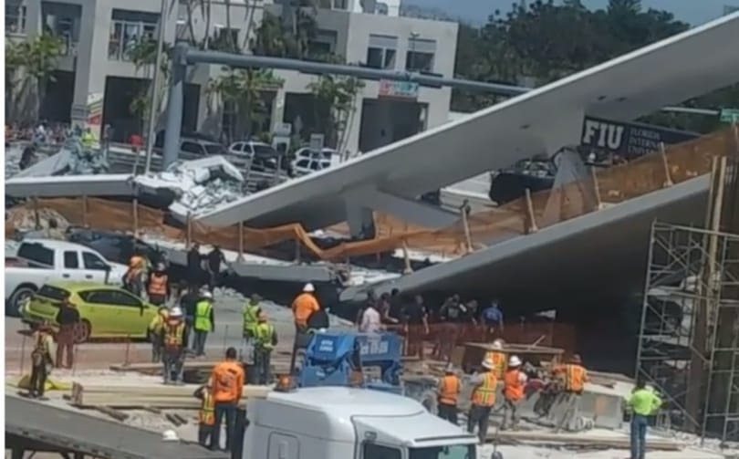 Embereket temetett maga alá egy összedőlt gyaloghíd Miamiban