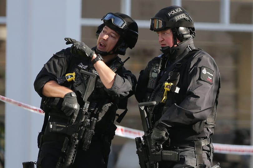 Londoni robbantás: Elfogtak egy 18 éves férfit a rendőrök