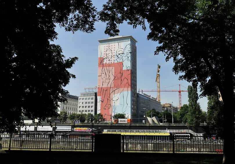 Fotók: magyar festmény díszíti Bécs egyik legmagasabb házát