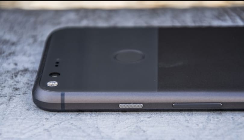 Érkezik egy telefon, amelyik feladhatja a leckét az iPhone 8-nak