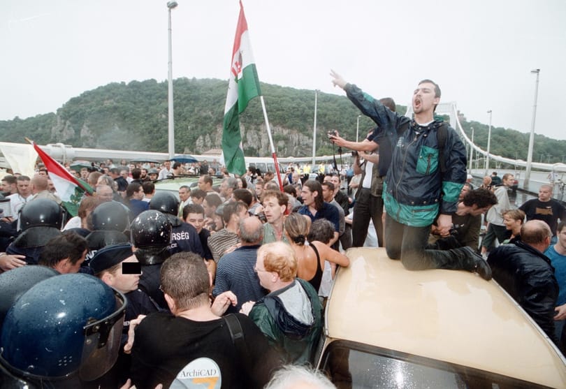 „Hidat foglalni nem kell félnetek jó lesz...” – amikor Orbánnak még nem volt baja az Erzsébet híd elfoglalásával, sőt
