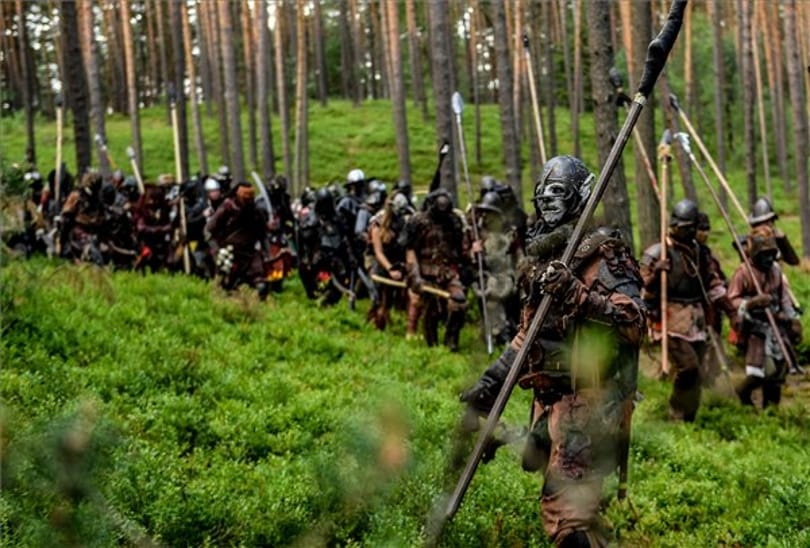 Több száz hobbitfanatikus csatázott egy cseh erdőben - fotók