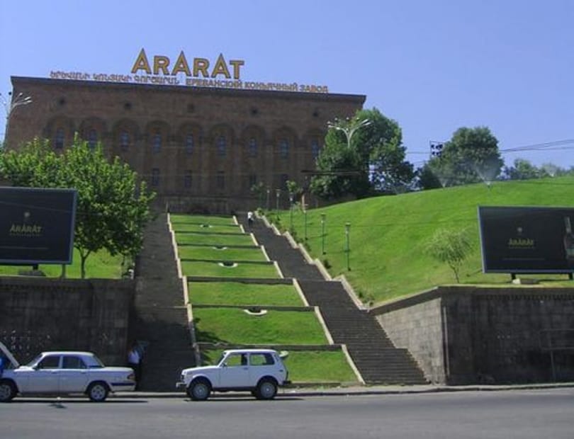 Örményország kincsének titka - az Ararat gyárában jártunk