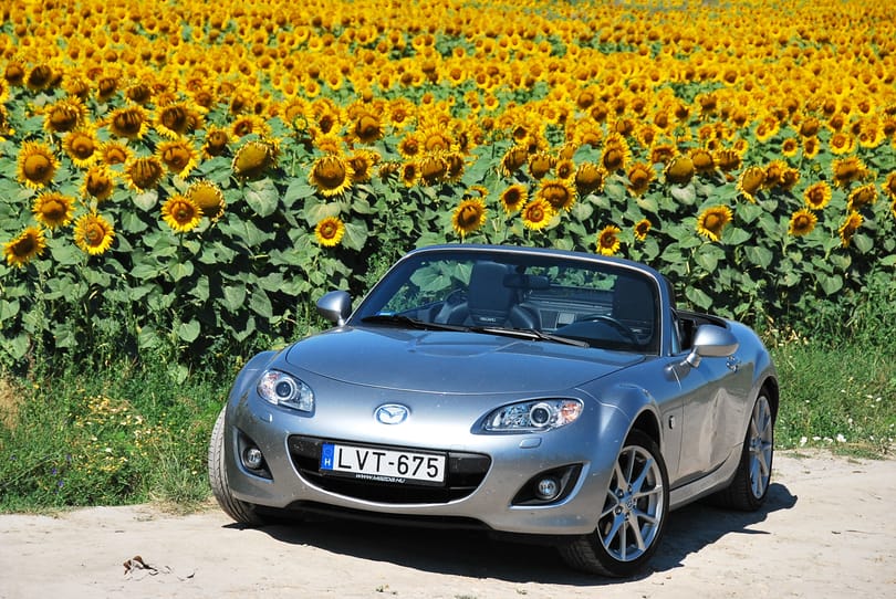 Mazda MX-5 teszt: száguldunk és félünk