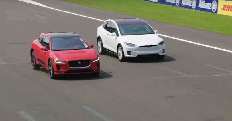 Kiállt két Tesla ellen a Jaguar elektromos autója, meglepő eredmény született – videó