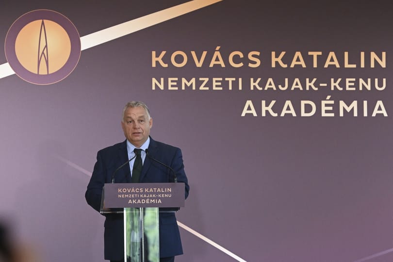 Orbán a kajakakadémián: Tartani kell a lépést a világ élvonalával – sportlétesítményekben