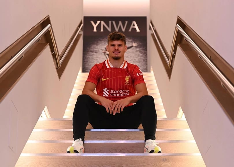 Kerkez Milosra már most a klublegenda utódjaként tekintenek, de mit látott meg benne a Liverpool?