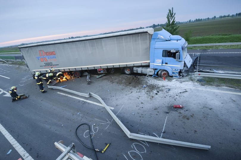 Fotó: Durva baleset miatt volt órákig zárva az M3-as mindkét oldala