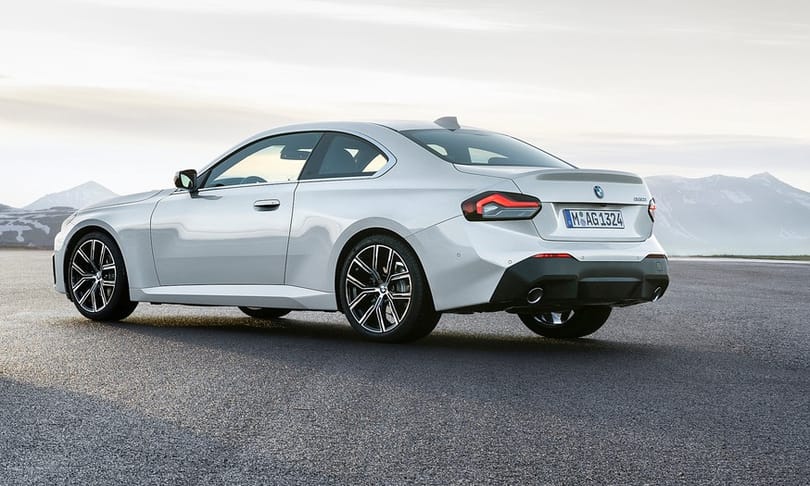 Nem villany, hanem benzin fronton újít a BMW