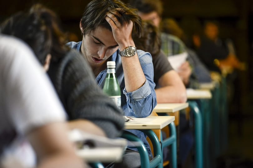 A magyar pedagógus a szívéhez kap: francia kollégája átszámítva 750 ezret keres, mégis panaszkodik