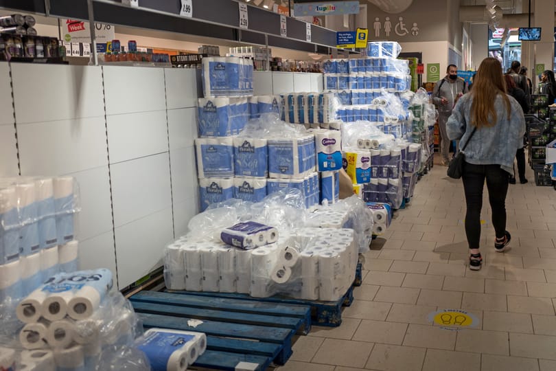 Ismét roham indult a vécépapírért Németországban