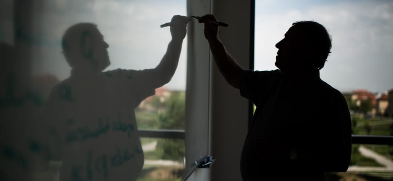Muszájból ingáznak a tanárok a falusi iskolák között, és igazán senki nem jár jól vele