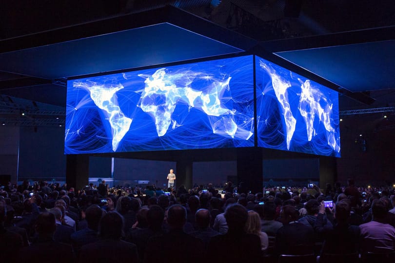 Facebook- és Google-adón törik a fejüket Orbánék