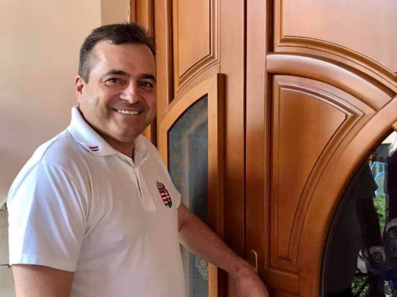 Az emlékeztető oltást is beadatta a korábban hónapokig lélegeztetett fideszes képviselő