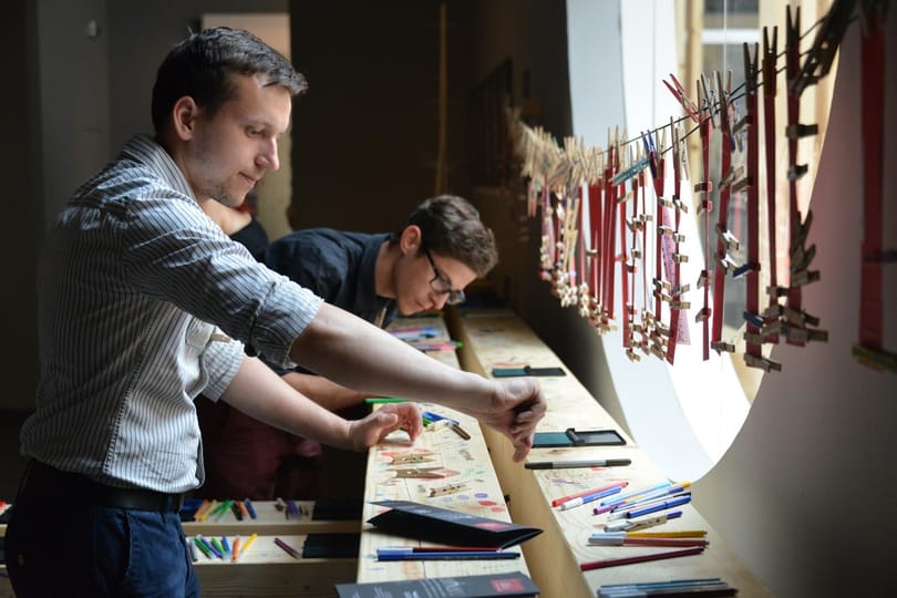 Megy a csipeszelés a magyar pavilonban a Velencei Biennálén - Nagyítás-fotógaléria