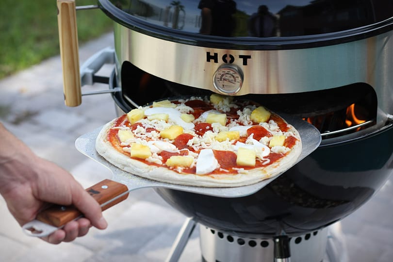 A kerti party új sztárja: pizza- és grillsütő egyben
