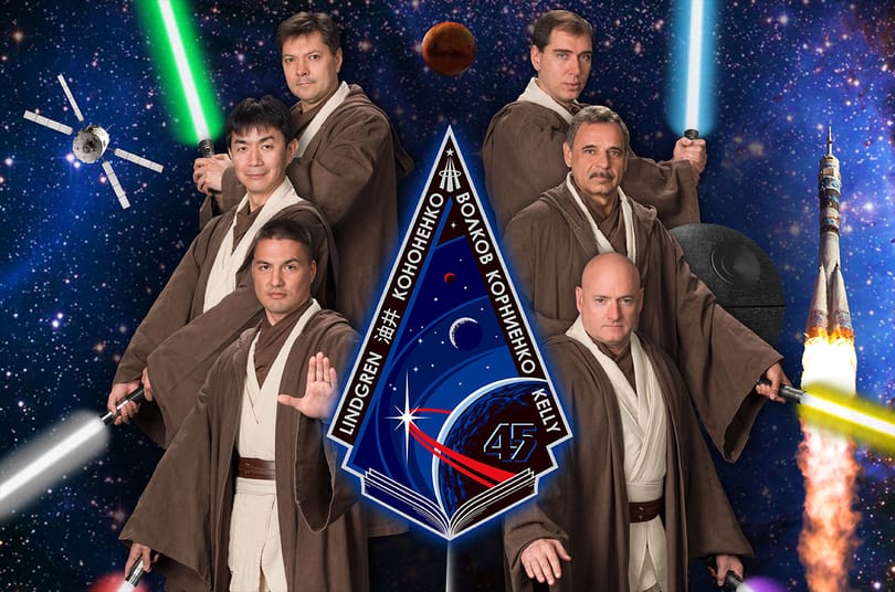 Star Wars-plakáton pózolnak a Nemzetközi Űrállomás következő űrhajósai – fotó