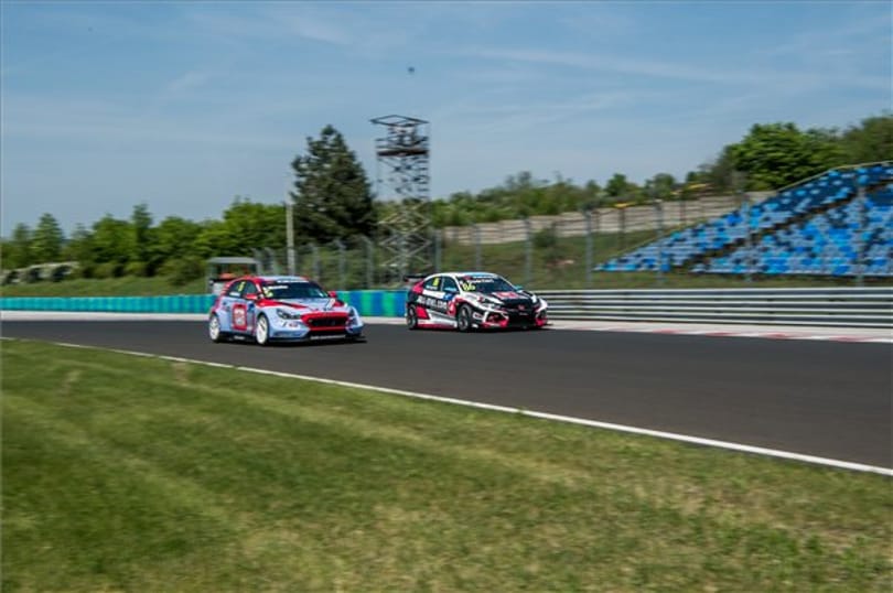Michelisz Norbert csak harmadik lett az első futamon