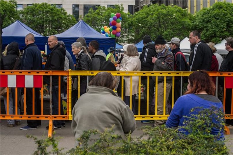 Az éhező kisnyugdíjasok és nagycsaládosok gondját titkolná a kormány?