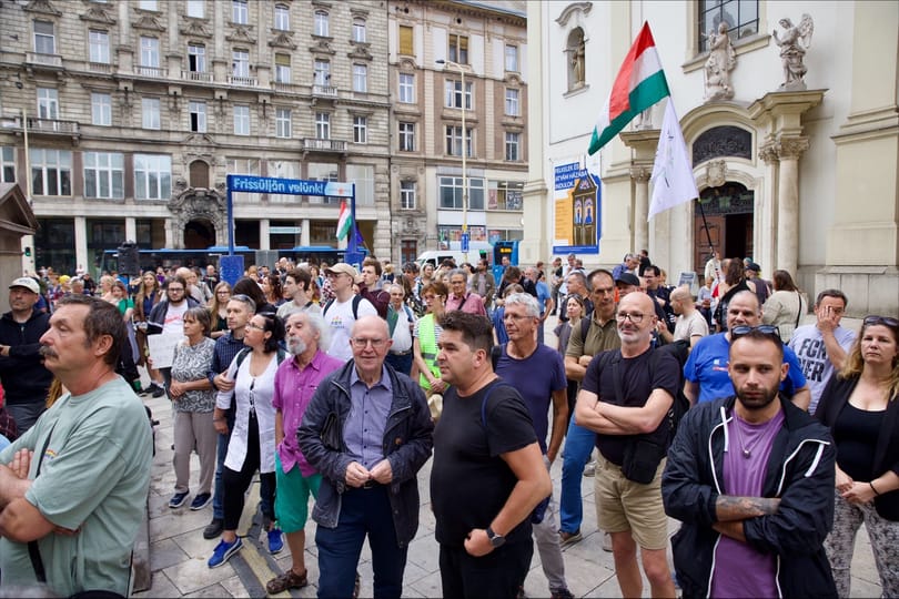 Még a vihar sem állíthatta meg Hadházyt abban, hogy megtartsa keddi tüntetését