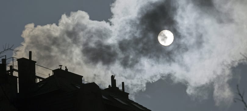 Főváros: szigorúbb autókorlátozás jöhet szmog idején, ma döntenek