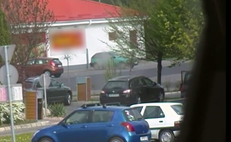 Videó: Egy budapesti áruház parkolójában akarta felrobbantani Suzukiját egy férfi