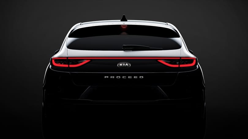 A Kia autóin is megjelenik a hosszú LED-csík – itt az új Proceed