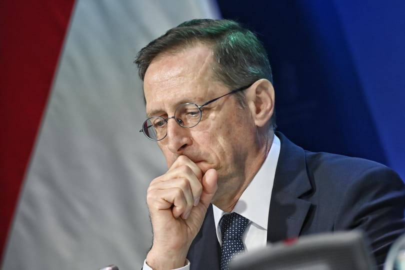 Új MNB-előrejelzés: minimális gazdasági növekedés, elhúzódó infláció