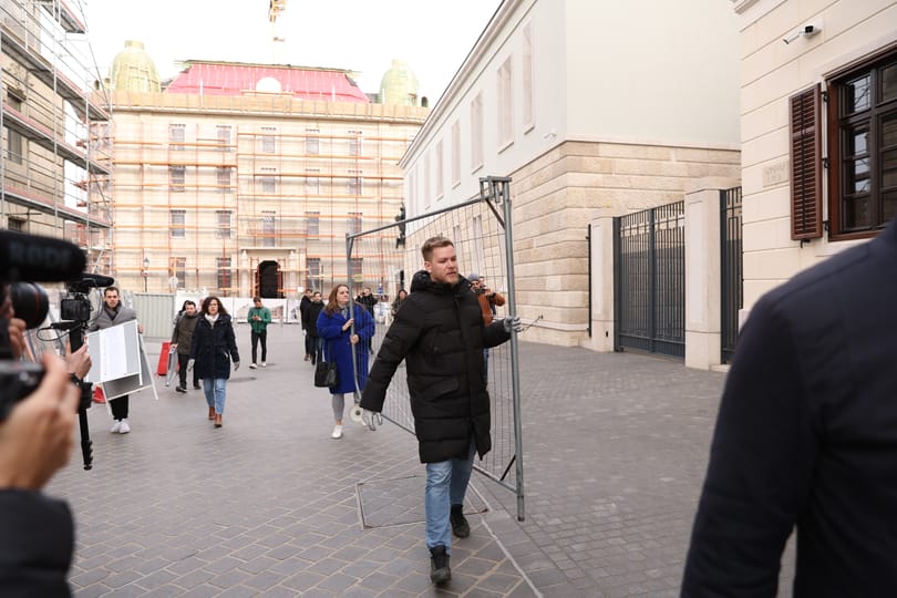 Kordonbontás után: Orbán sajtófőnöke szerint nem ülésezik ma a kormány