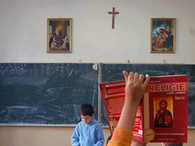 Feszület és feszültség az osztályteremben