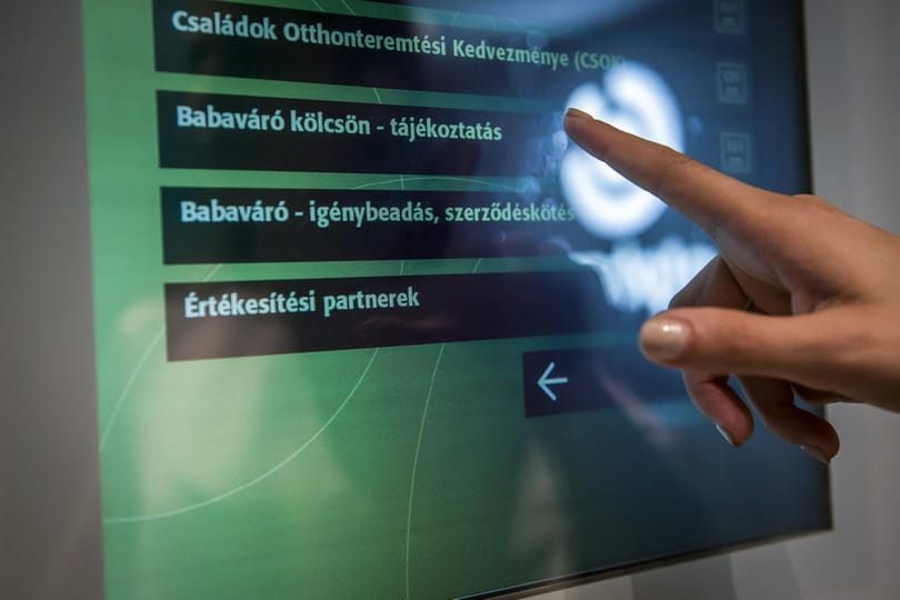 Egyszerűsítene a kormány a családtámogatások igénybevételének folyamatán