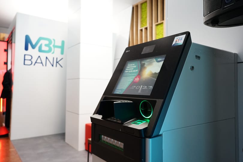 Digitális kioszkokat nyitott az egyetemeken az MBH Bank