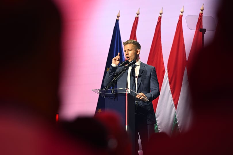 Itt van Magyarék belső mérése: már fej fej mellett a Tisza és a Fidesz a kétharmadhoz szükséges kormánypárti fellegvárban