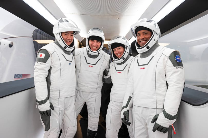 Nem mehet a világűrbe a SpaceX nyertes űrturistája, mert túl nagy a testsúlya