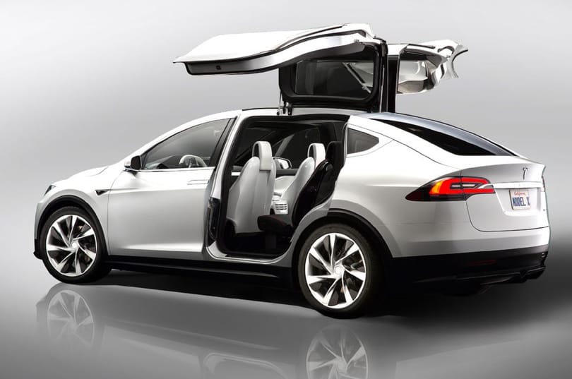 Most már tényleg itt az új Tesla modell