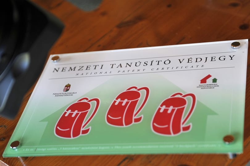 Hátizsákkal jelzik a legjobb ifjúsági szállásokat