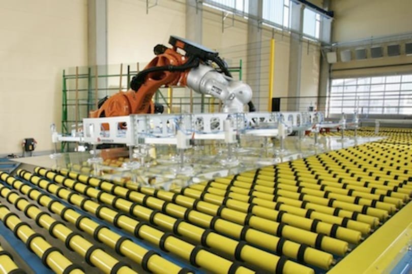 KUKA robotok az élvonalban, saját szerverpark nélkül